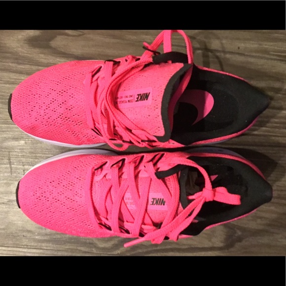 Nike Women’s AIR zoom Pegasus Running Shoe - Picture 4 of 6